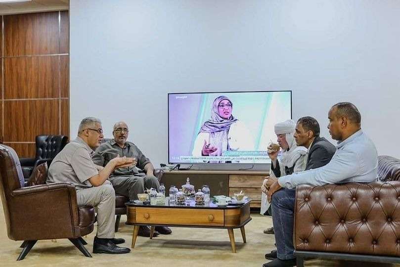 وزيرا الحكم المحلي والبيئة يبحثان الأوضاع الخدمية ببلدية العوينات