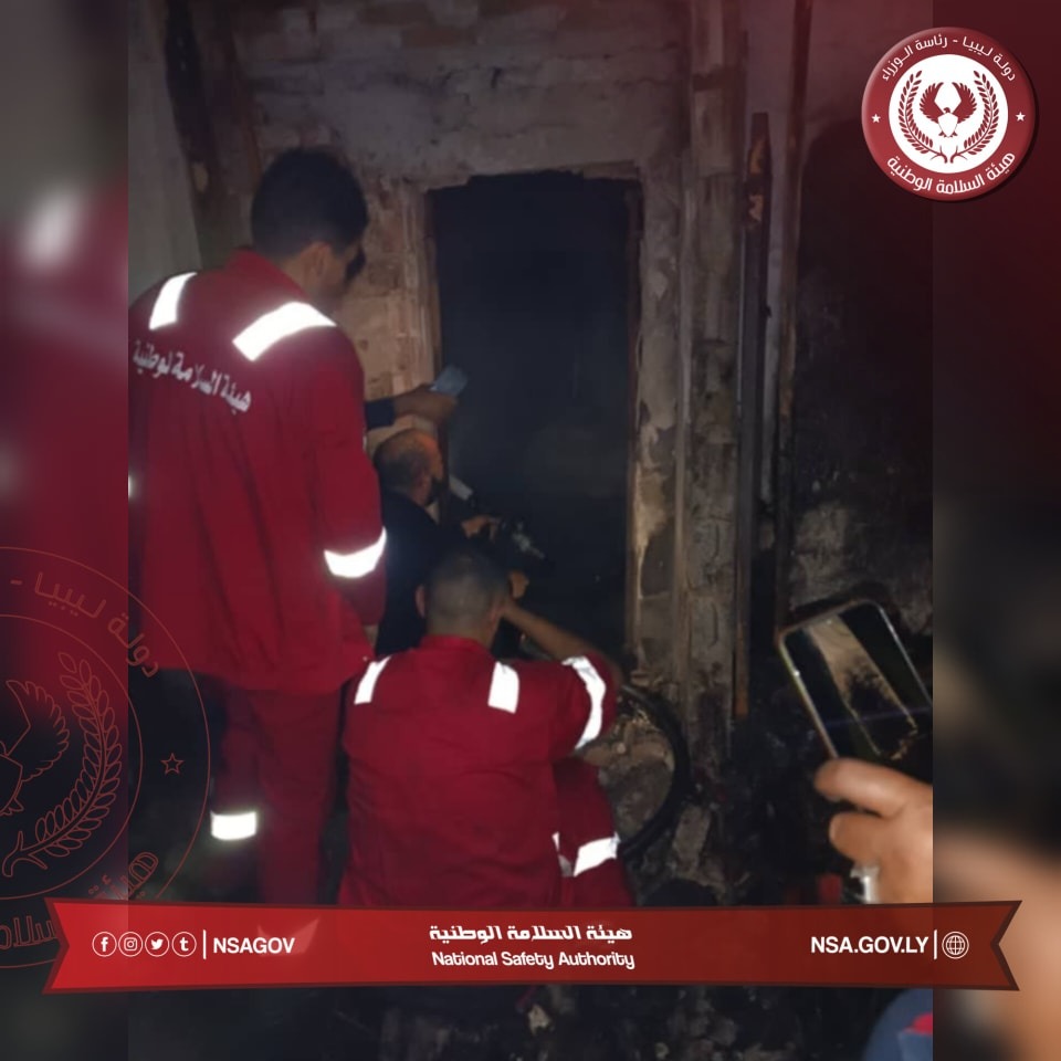 السيطرة على حريق في أحد شوارع مدينة طرابلس