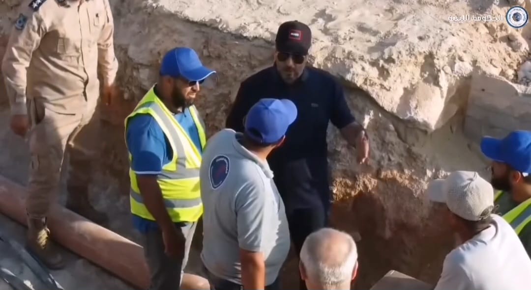 وزير الكهرباء يتفقد أعمال الصيانة الطارئة لشبكة كهرباء بنغازي