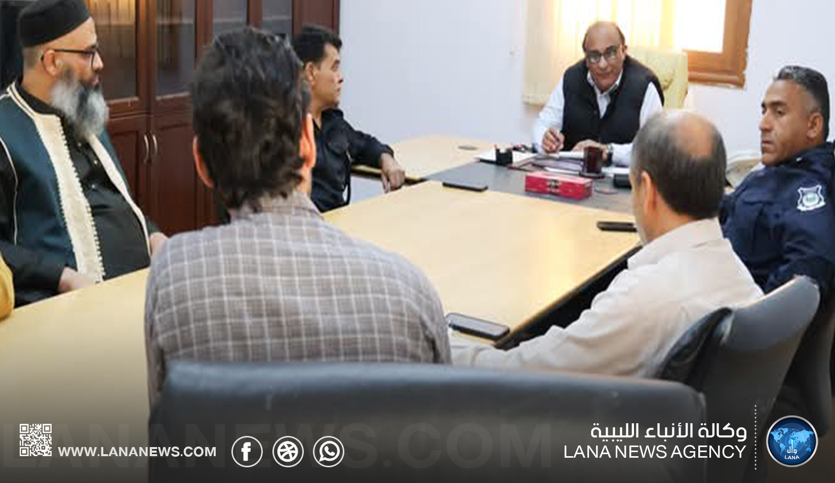 اجتماع موسع في سرت استعدادًا لانطلاق حملة لمكافحة الجراد الصحراوي