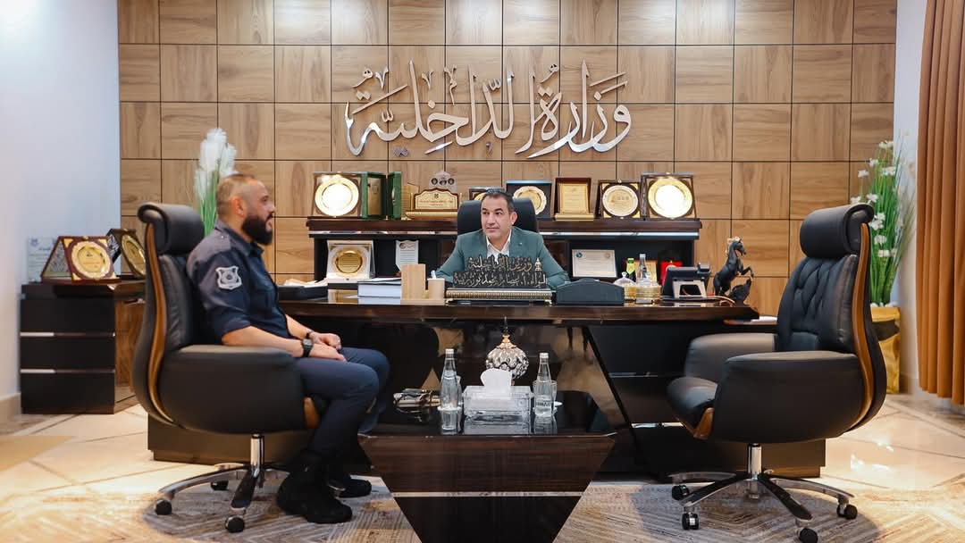 الوضع الأمني ومكافحة الجريمة محور اجتماع وزير الداخلية ومدير أمن بنغازي الكبرى