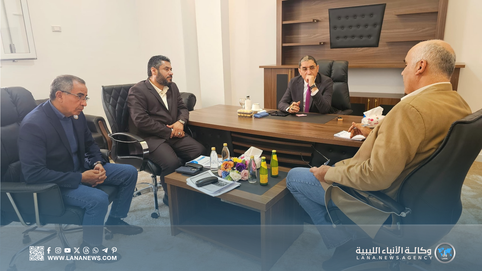 وزير العمل والتأهيل يُتابع سيّر العمل بإدارات ومكاتب الوزارة