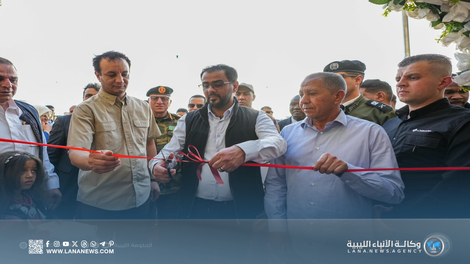رئيس الحكومة يفتتح المبنى الجديد لبلدية براك الشاطئ بحضور مسؤولين حكوميين وعسكريين