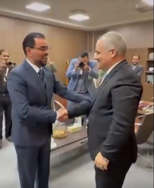 عاجل | رئيس الحكومة الليبية يلتقي في بنغازي بمحافظ مصرف ليبيا المركزي