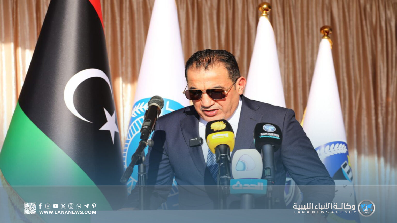 وزير الداخلية يُشدد على أهمية تطوير المنظومة المرورية وتعزيز ثقافة السلامة
