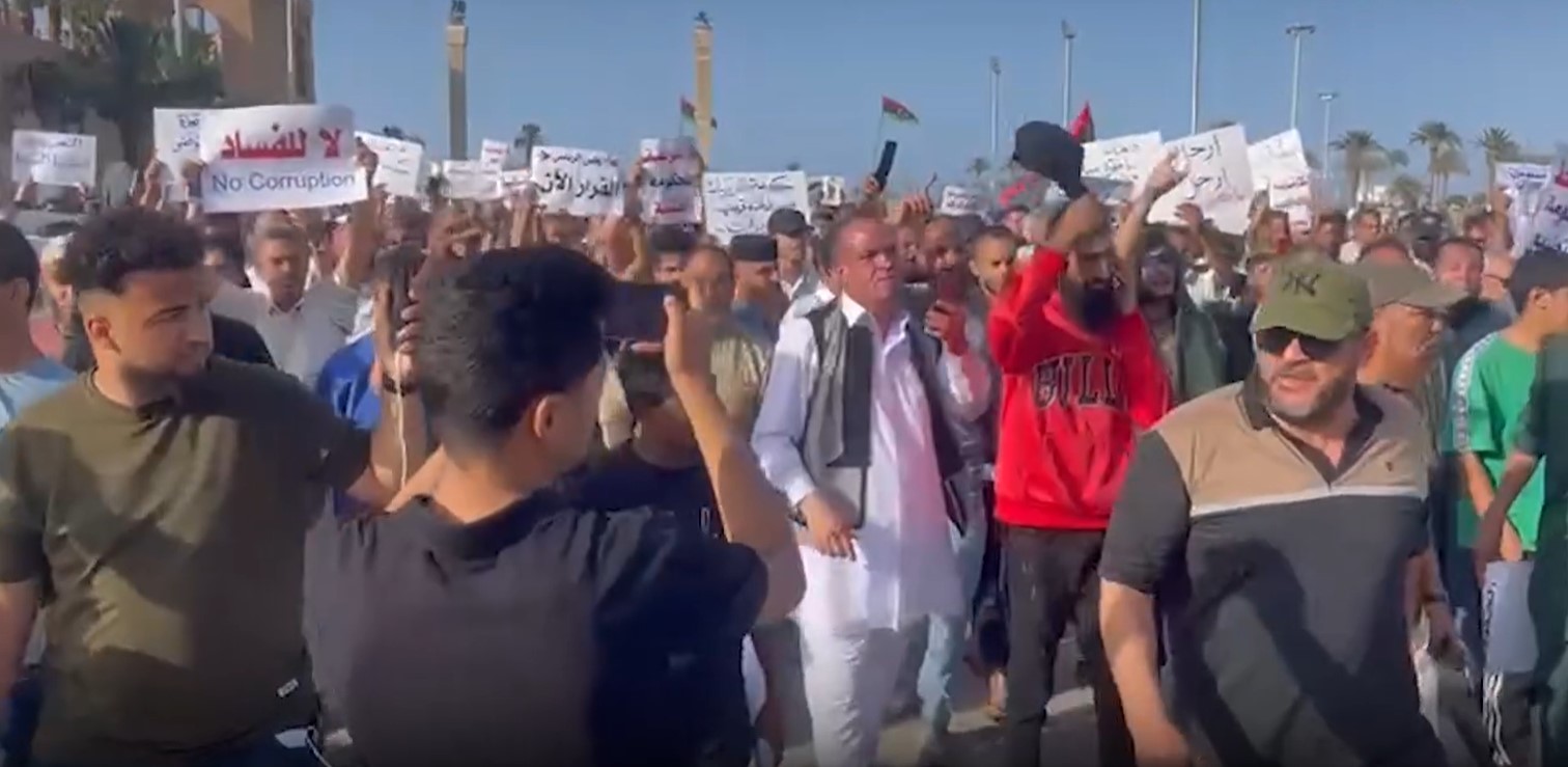 متظاهرين في طرابلس يجددون مطالبتهم بإسقاط حكومة «الدبيبة»