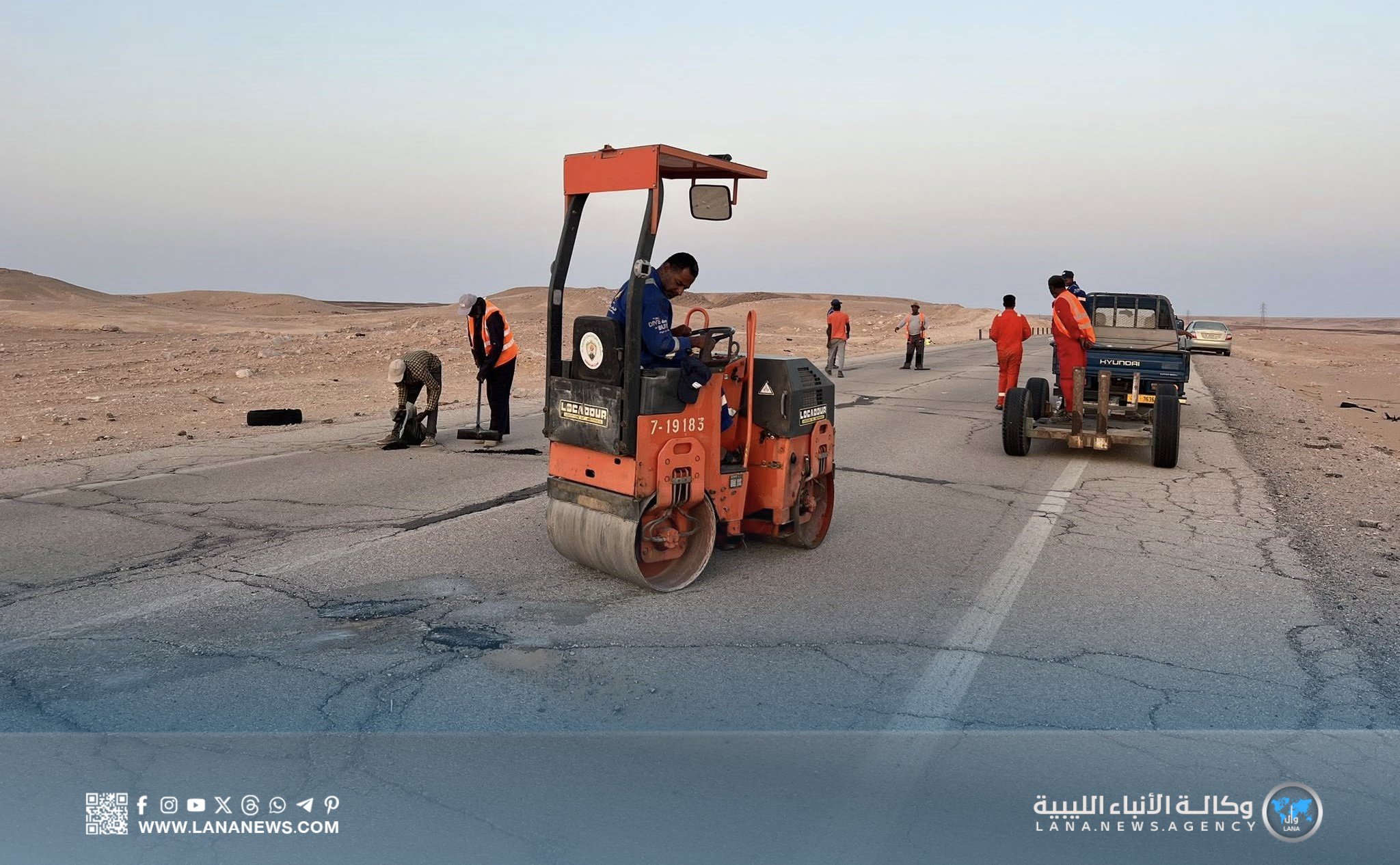 حملة تطوعية أهلية لترميم الطريق الرابط بين زلة وودان