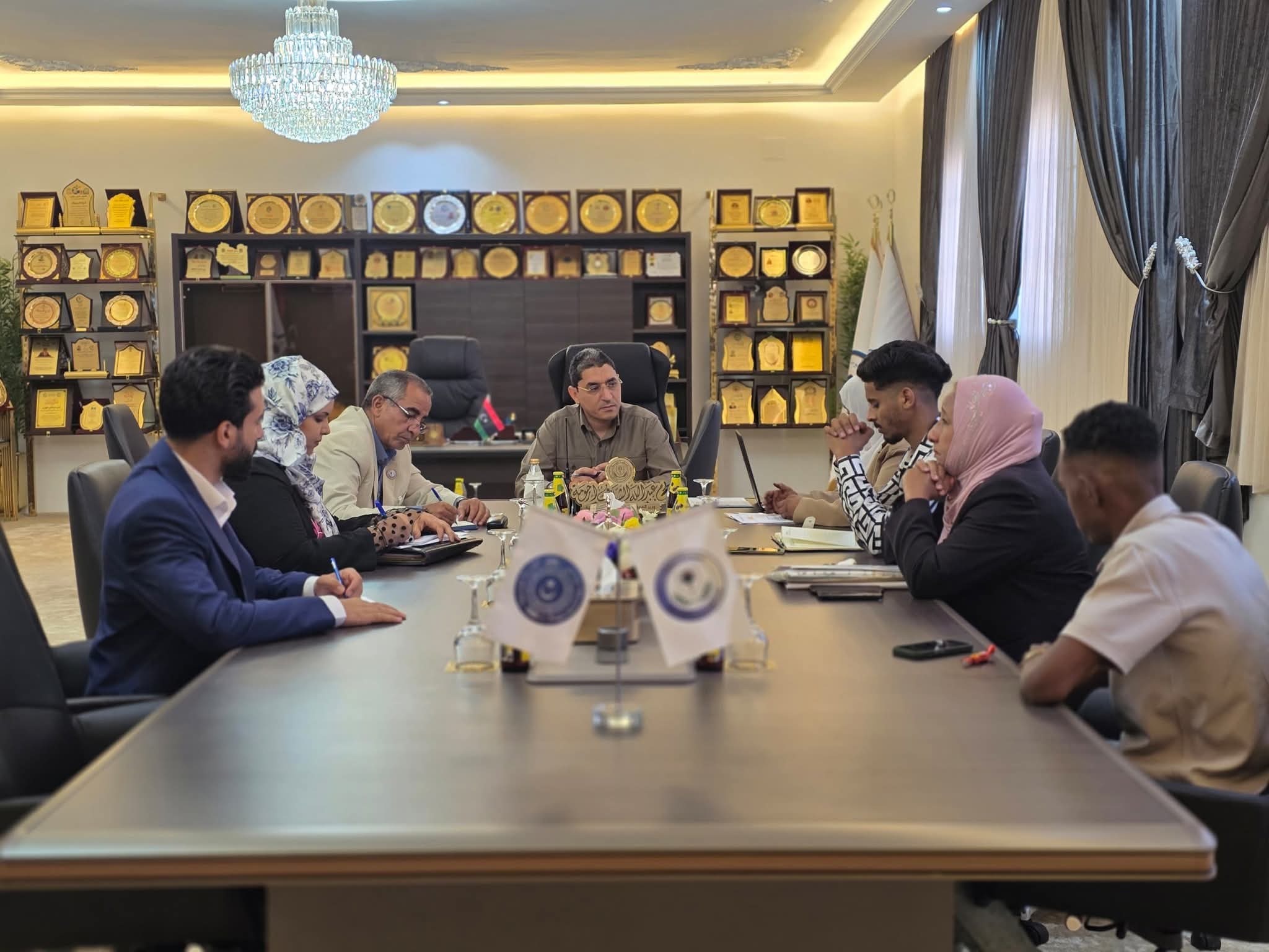 وزير العمل يؤكد دعمه لمبادرات المجتمع المدني في تأهيل وتمكين المرأة