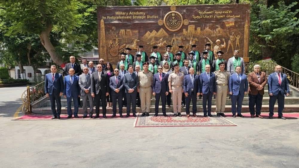 وزير العمل يشارك في حفل تخريج الموفدين الليبيين بالقاهرة