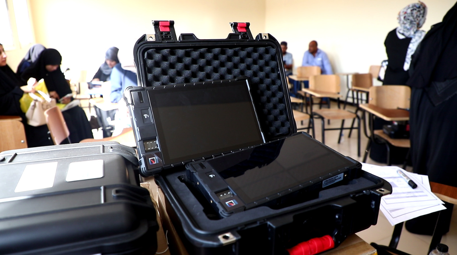 دورة تدريبية بقمينس حول توزيع بطاقة الناخب