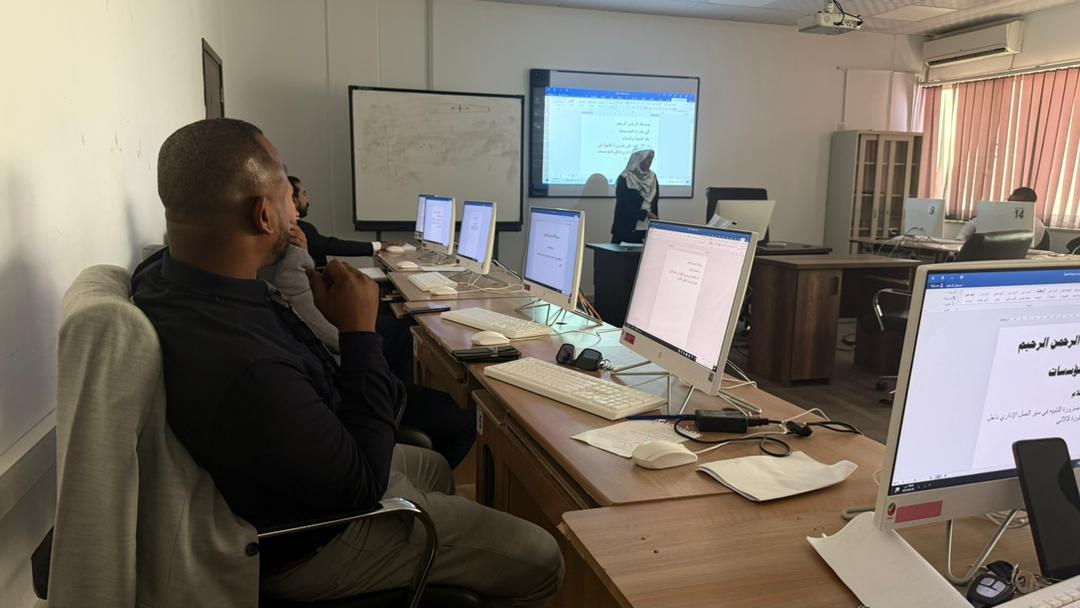 دورة تدريبية لتعزيز مهارات موظفي البرلمان بجامعة بنغازي