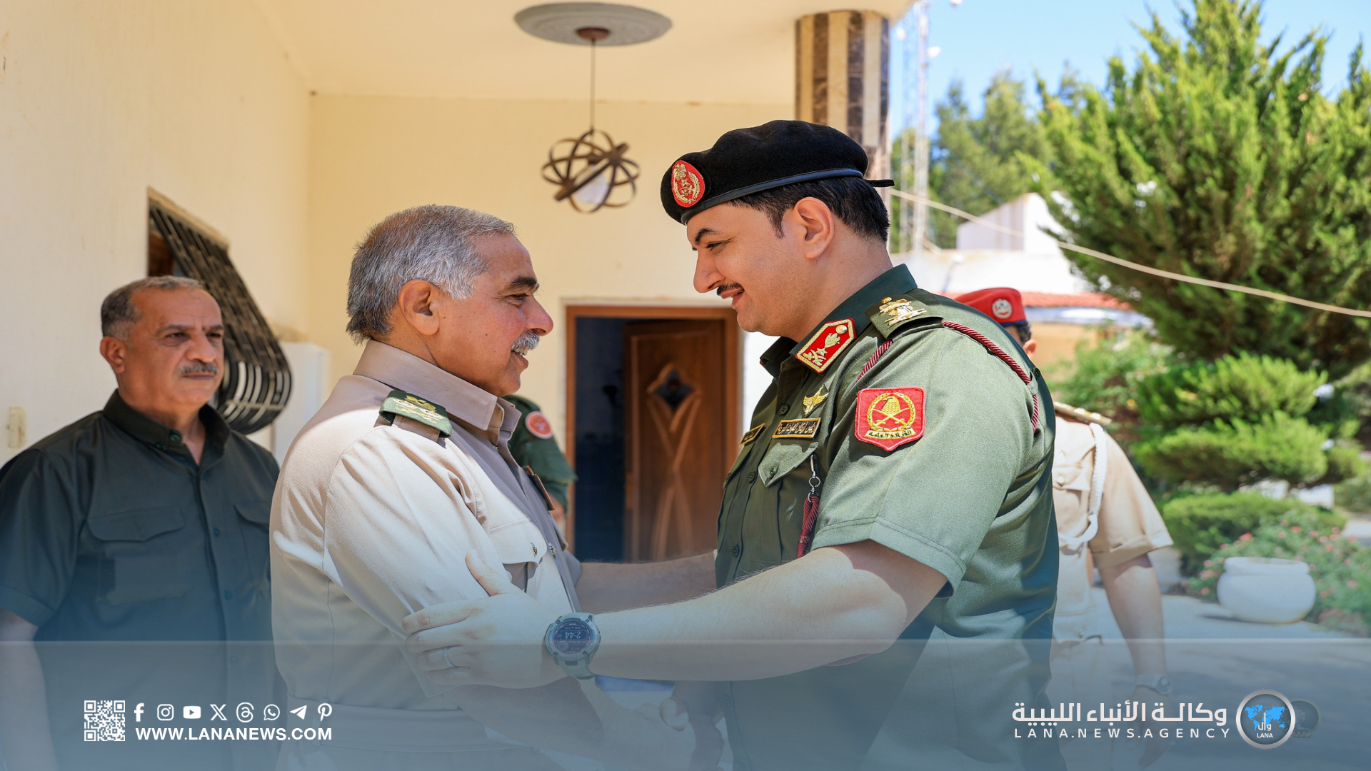 رئيسا أركان القوات البرية والأركان العامة يناقشان المستجدات العسكرية والأمنية