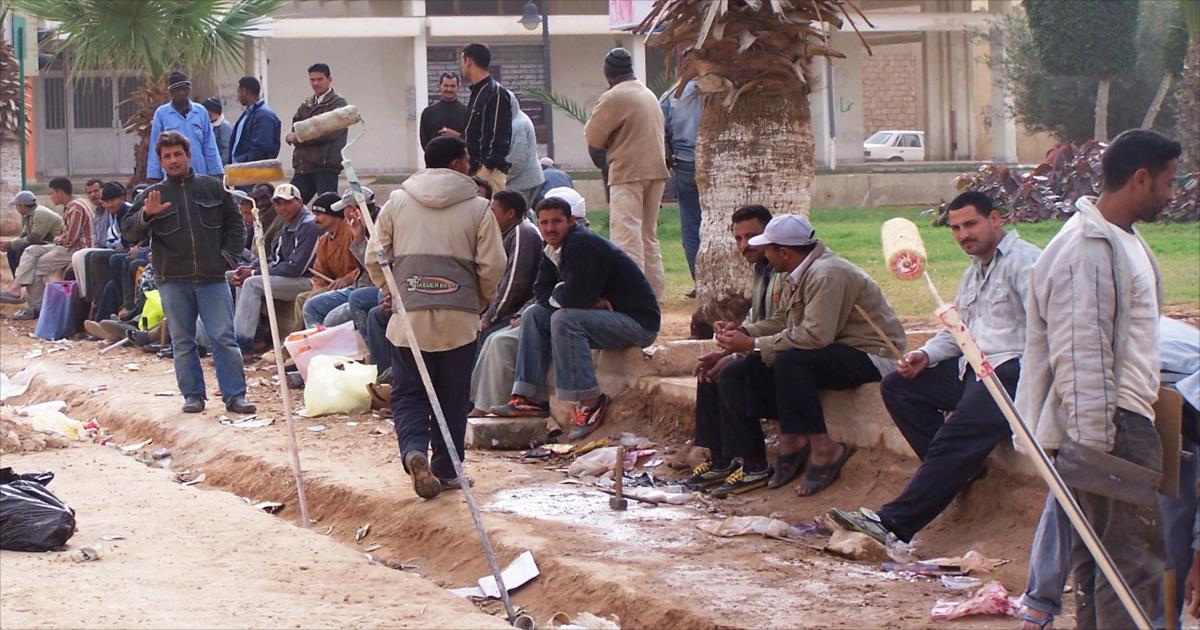 استحواذ العمالة الوافدة على فرص العمل في السوق الليبي