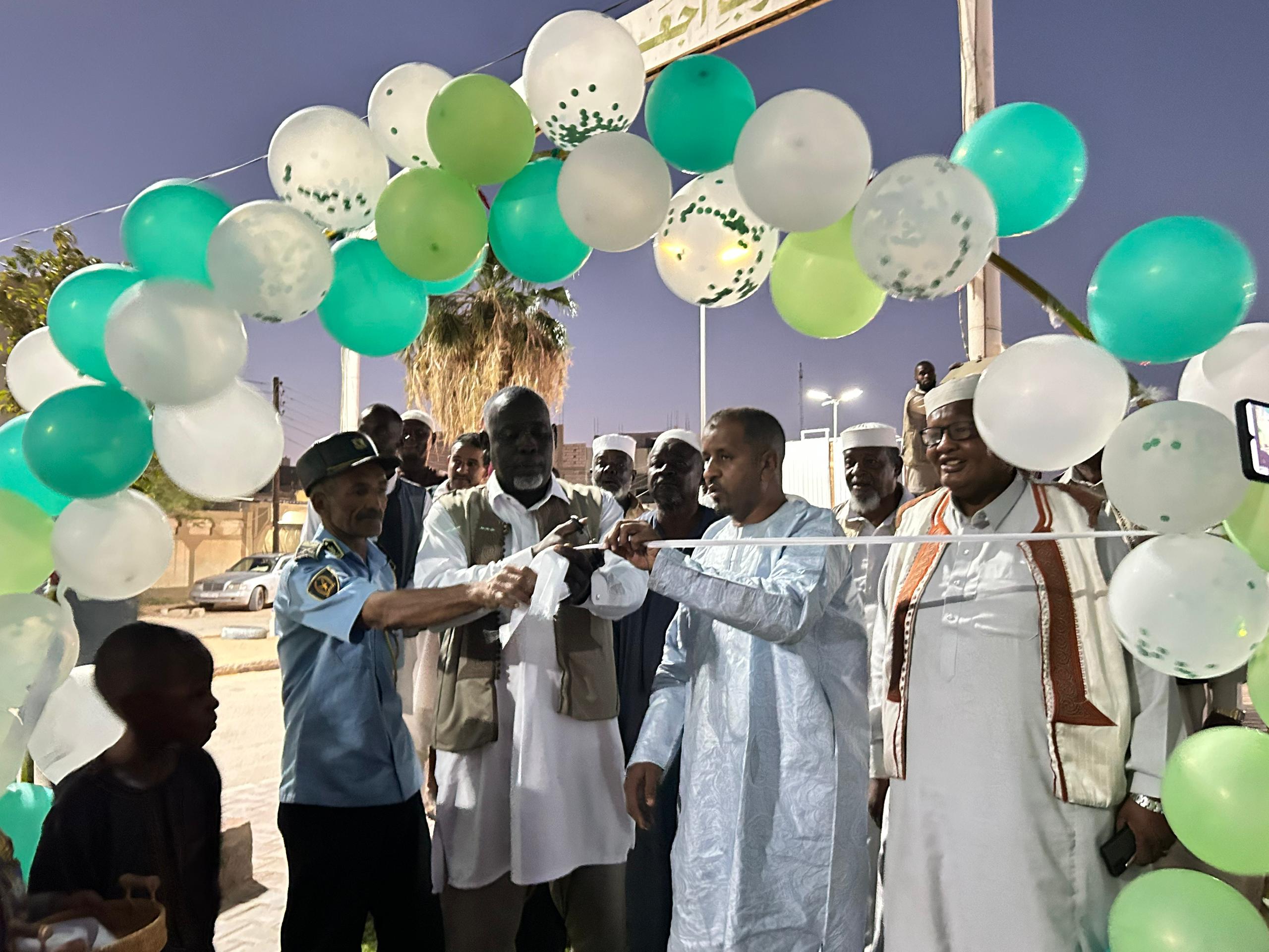 رئيس المجلس التسييري المكلف لبلدية غات يفتتح مشروع صيانة وتحوير الحديقة العامة