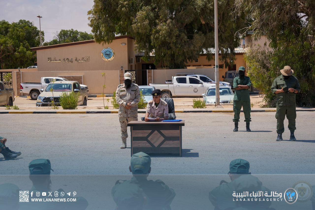 القوات البرية تنظم محاضرة حول خطر الجماعات المسلحة على أمن الدولة