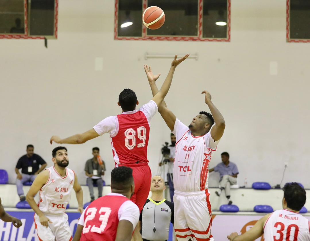 الأهلي يتغلب على الاتحاد .. والجمعة مباراة الحسم