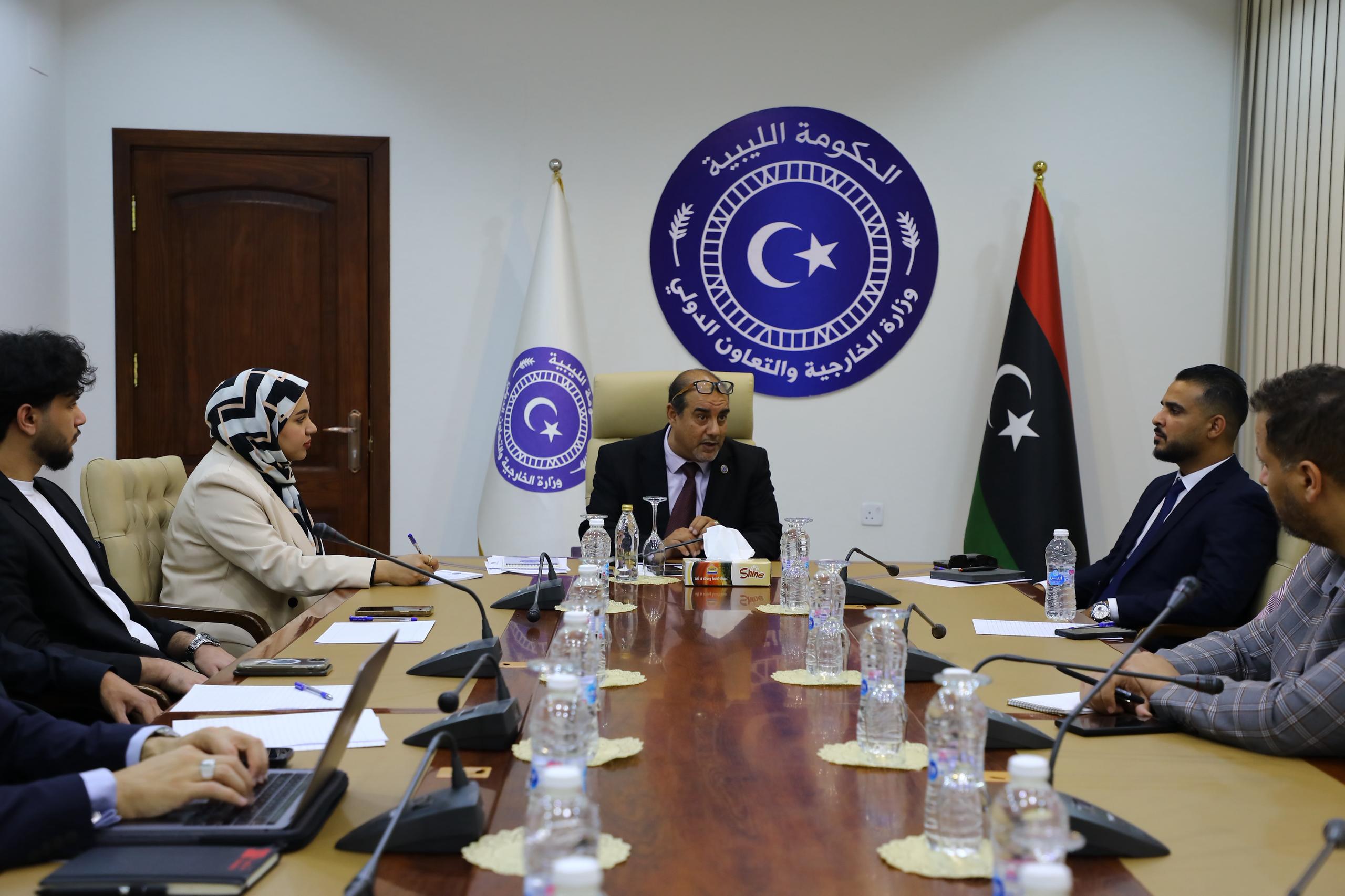 وزارة الخارجية تناقش ملف الهجرة مع منظمات المجتمع المدني