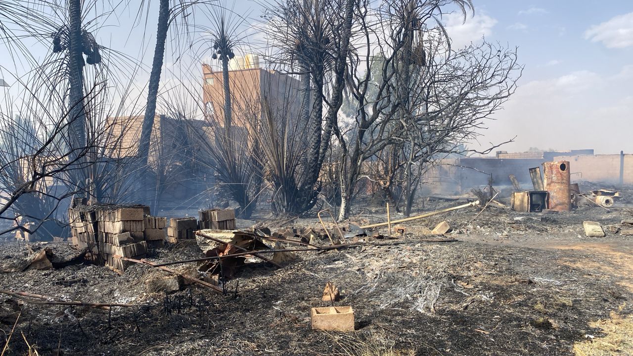 تواصل الحرائق في مزارع بلدية العوينات