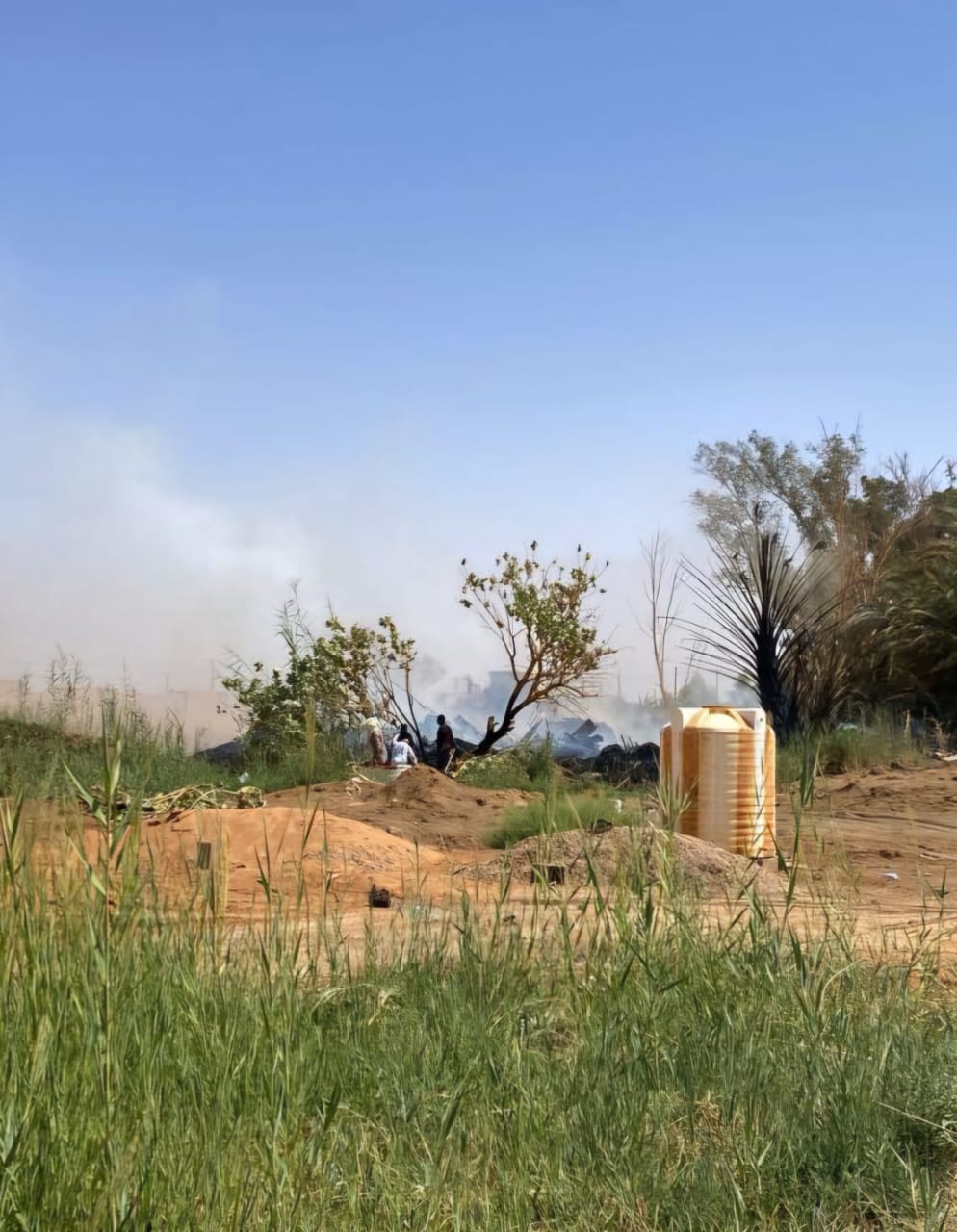 استمرار الحرائق في العوينات لليوم الثالث 