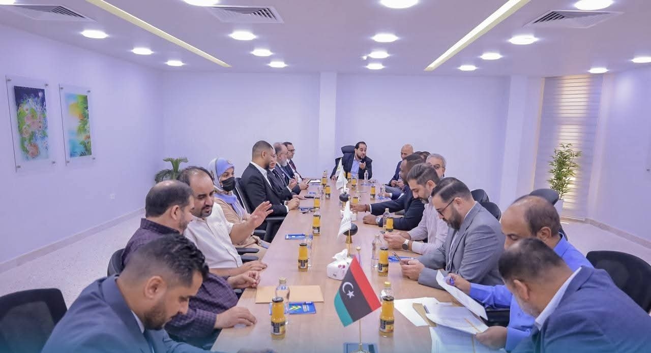 اجتماع مشترك بسرت لبحث تطوير القطاع الصحي مع مستثمرين