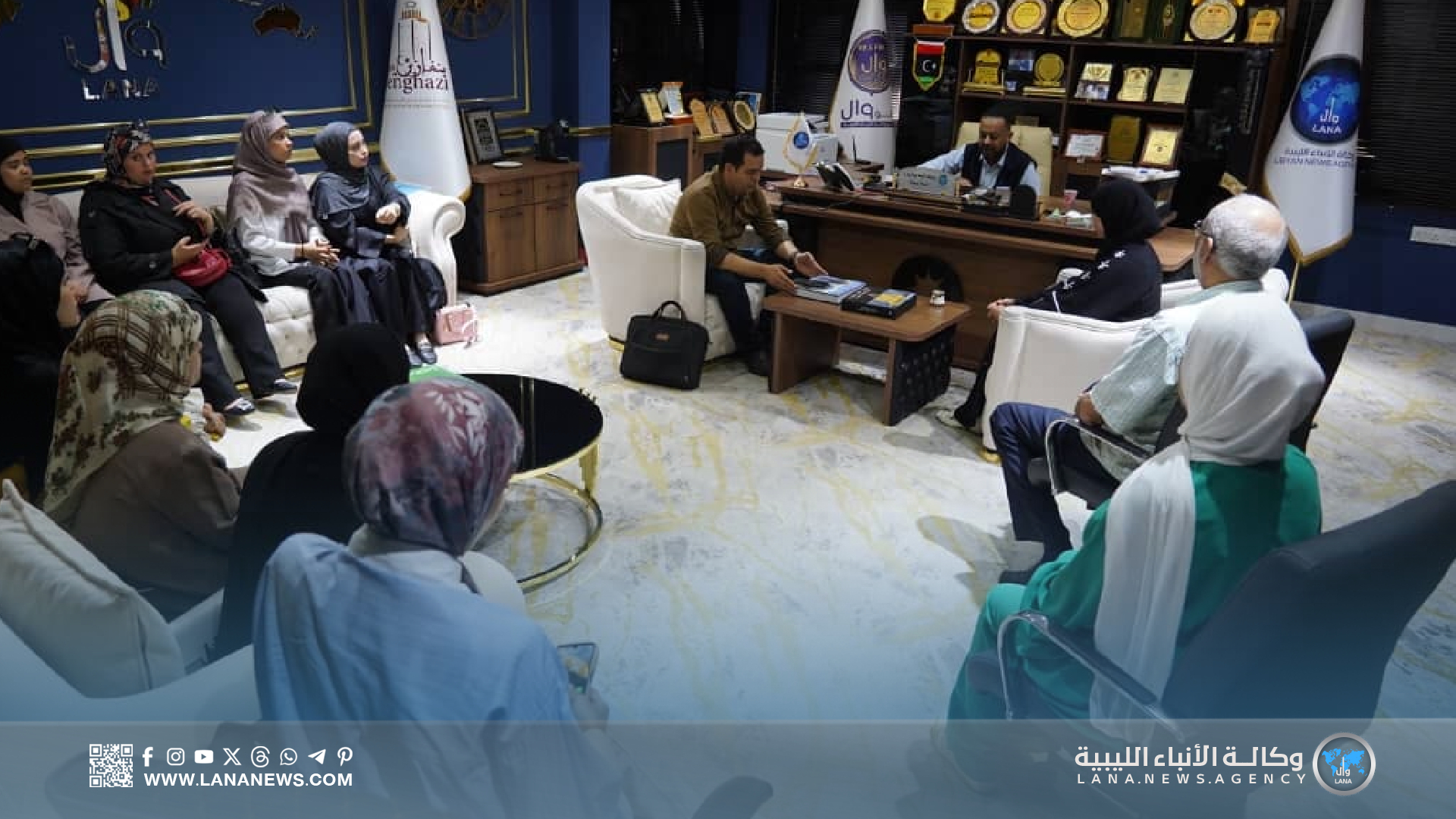 طلاب من كلية الإعلام بجامعة بنغازي يجرون زيارة لوكالة الأنباء الليبية