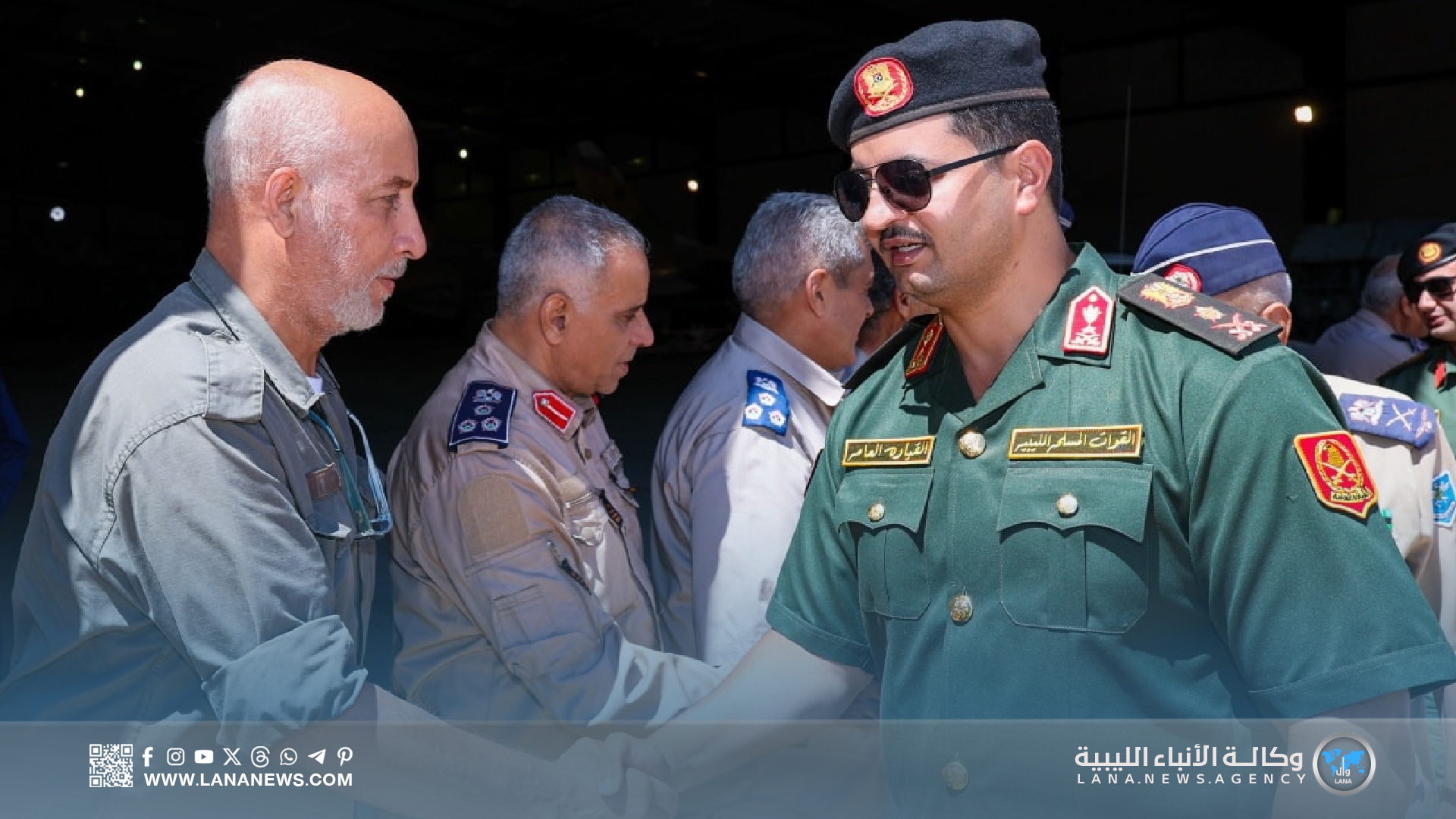 الفريق ركن خالد حفتر يتابع جاهزية الطائرات المقاتلة بقاعدة بنينا