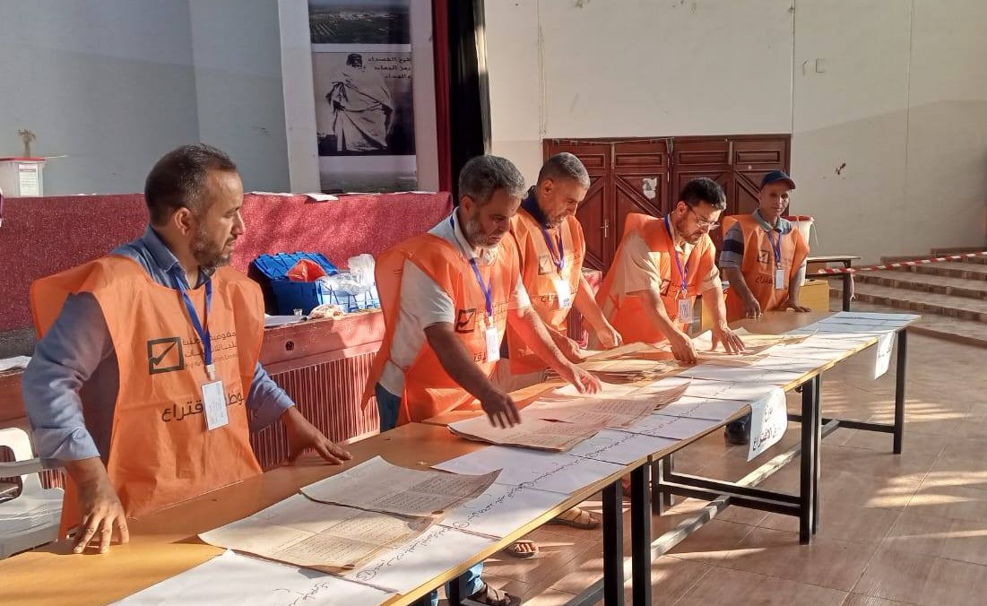 تواصل فرز أصوات الناخبين في انتخابات «26» مجلس بلدي