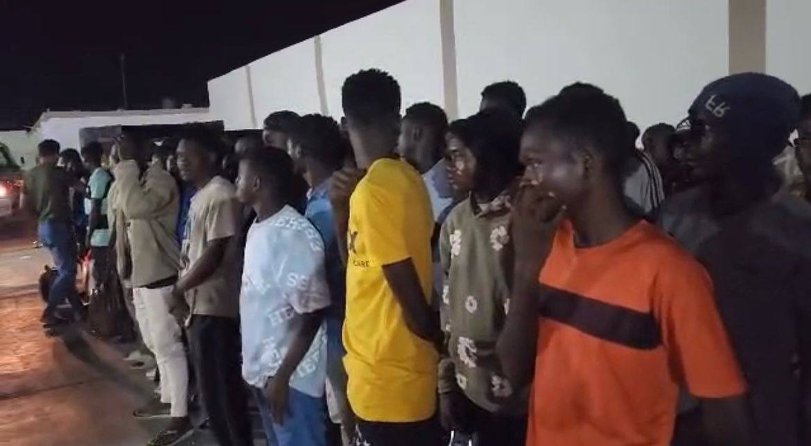 الشرطة العسكرية بطبرق تضبط (176) مهاجراً سودانيا