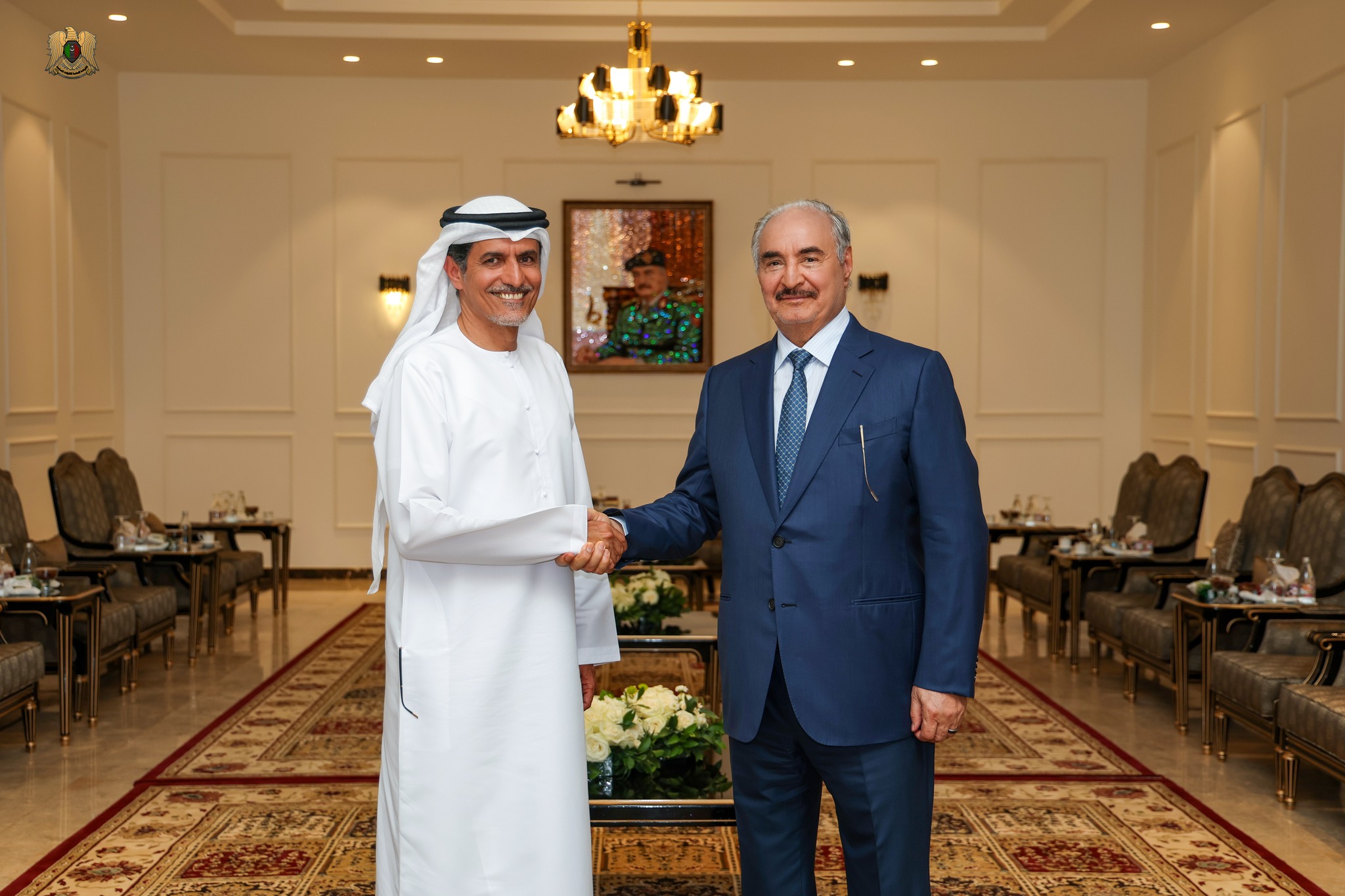 القائد العام يستقبل أمين المجلس الأعلى للأمن الوطني بالإمارات