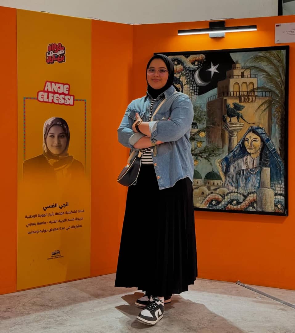 الفسي توثق تاريخ بنغازي في لوحة 