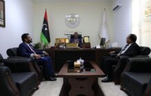 وزير السياحة والآثار يباشر مهامه المكلف بها في وزارة العمل والتأهيل