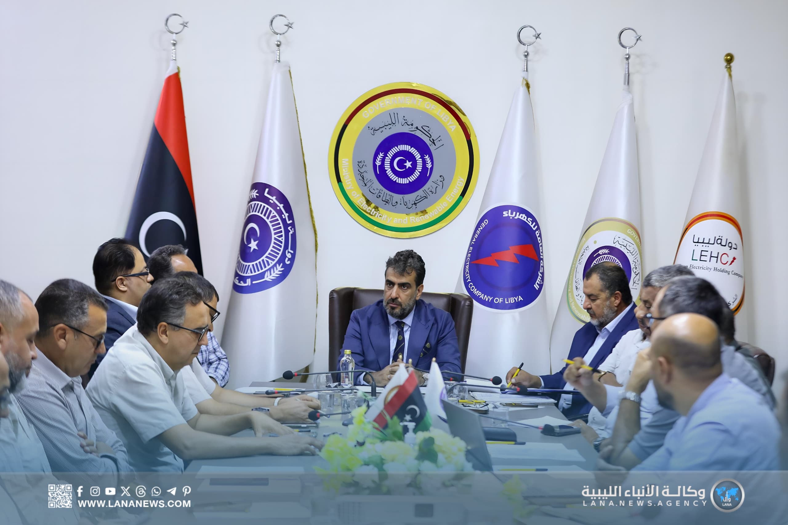 وزير الكهرباء يعقد اجتماعًا موسعًا لمناقشة استقرار الشبكة الكهربائية