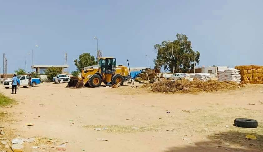 إعادة تنظيم سرت تستعيد أرضًا عامة وتزيل تعديًا على خط الغاز