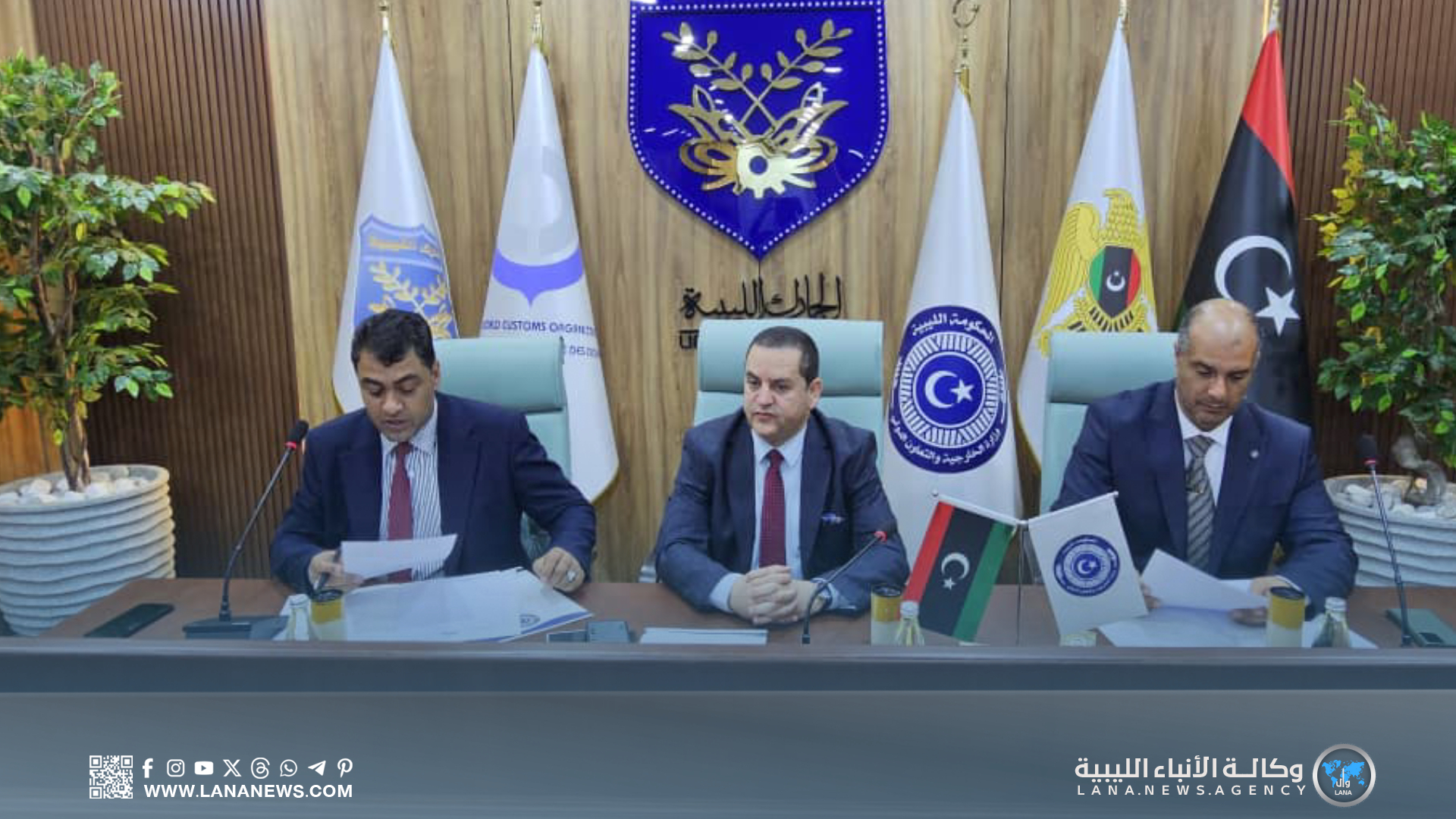 وزير الخارجية يشدد على تنظيم العلاقات الدولية الرسمية