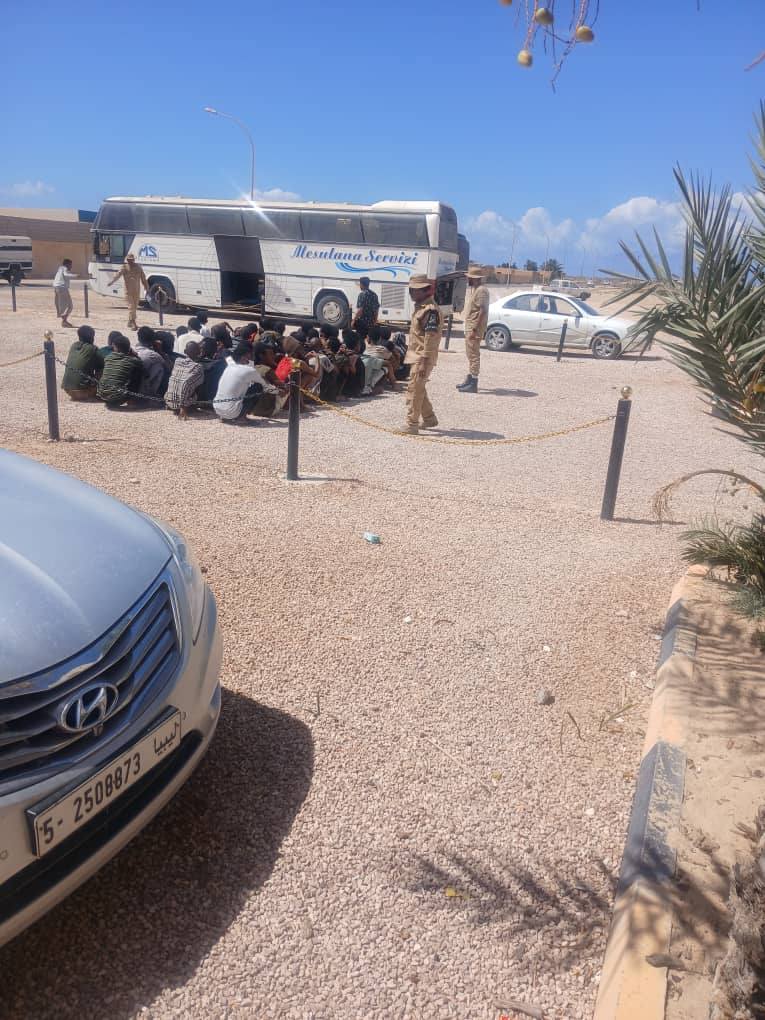 جهازمكافحة الهجرة بسرت يتسلّم دفعتين من المهاجرين تمهيدًا لترحيلهم