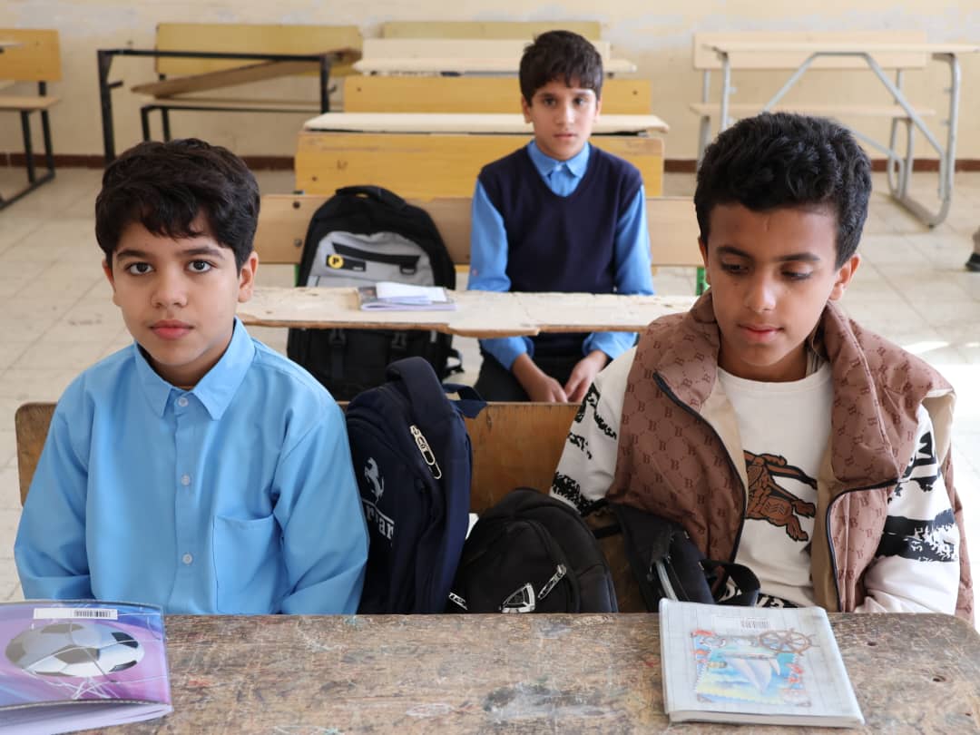 المنفي: تأخر الكتب وارتفاع الكثافة الطلابية أبرز تحديات العام الدراسي في الأبيار
