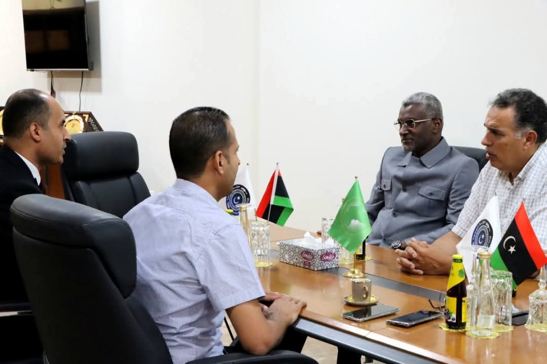 وزير الشؤون الأفريقية يبحث مع حزب الكرامة آفاق التعاون المشترك