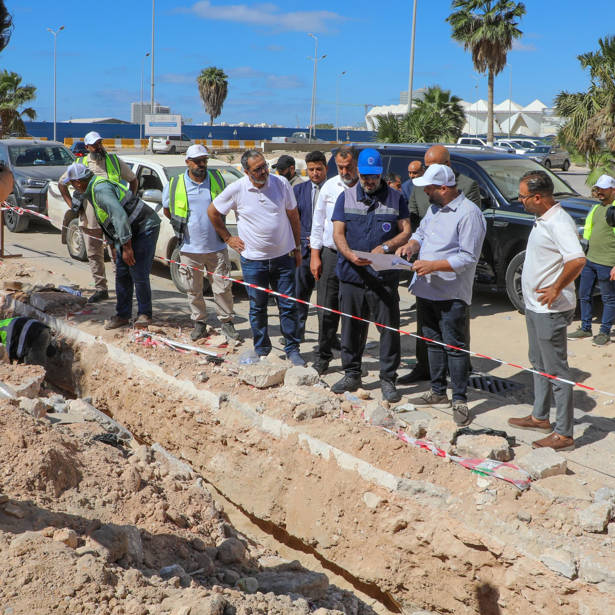 نسبة إنجاز 90%.. وزير الكهرباء يتفقد مشروع ربط محطات بنغازي