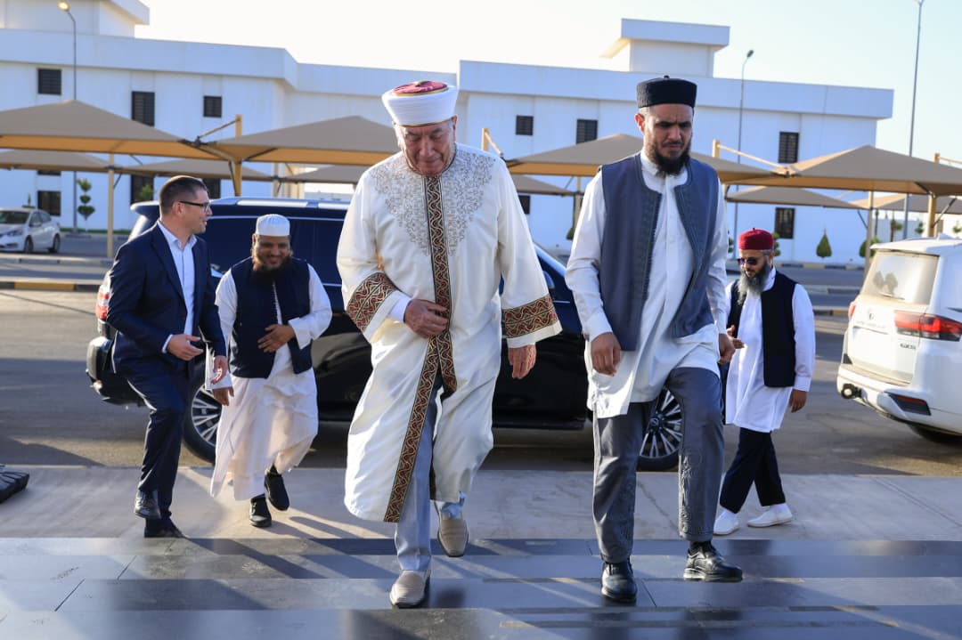 وزير الأوقاف يبحث تعزيز التعاون مع مفتي جمهورية بيلاروسيا