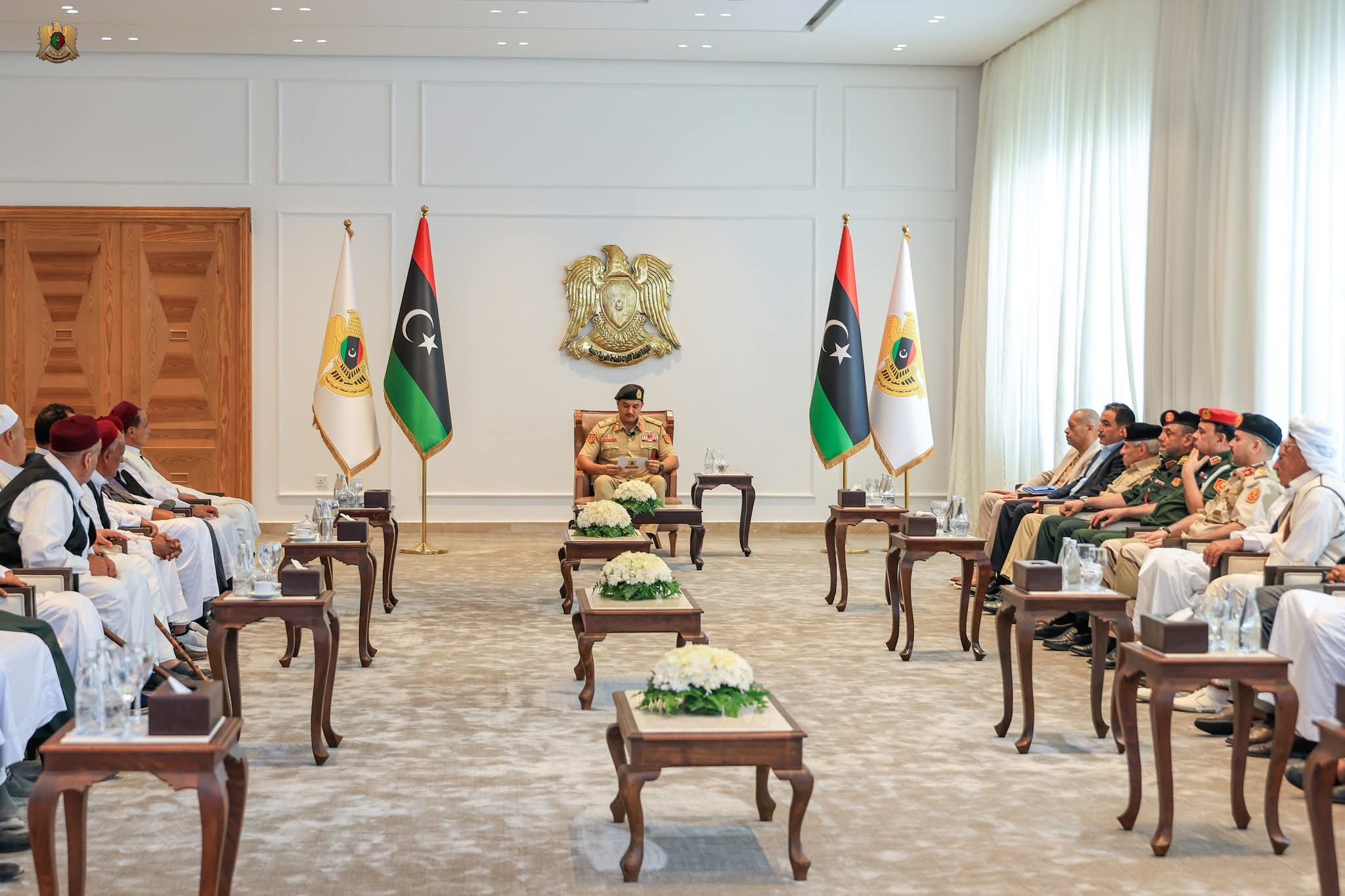 نائب القائد العام يلتقي عمد ومشايخ قبائل أولاد علي في بنغازي 