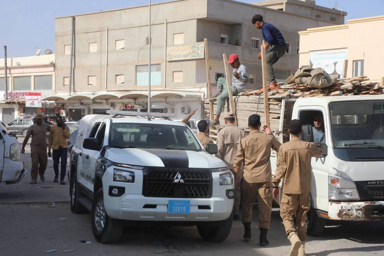 ضبط 105 مهاجرين غير شرعيين في بنغازي خلال حملة أمنية