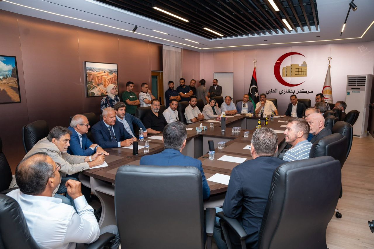 وفد طبي إيطالي يزور بنغازي لدعم مبادرة توطين العلاج