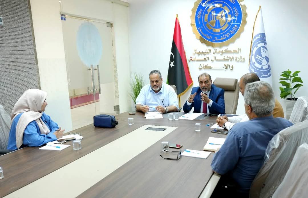 وزير الأشغال العامة يبحث مع مصلحة التخطيط العمراني آليات التعاون المشترك