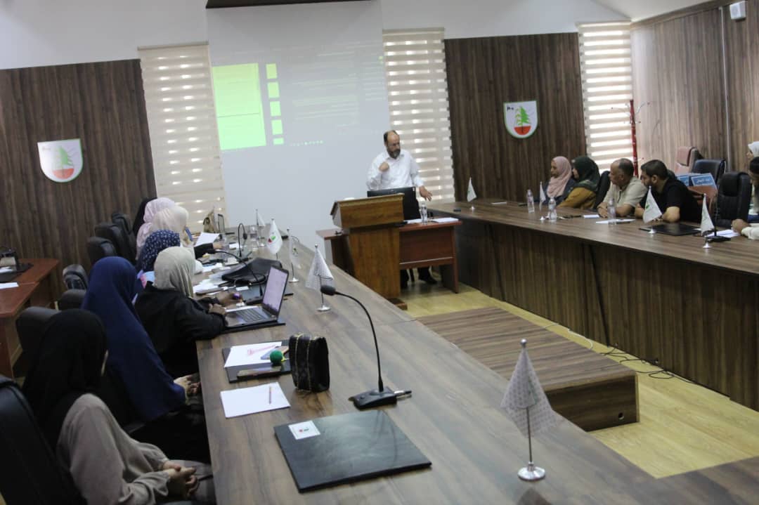 دورة تدريبية حول 