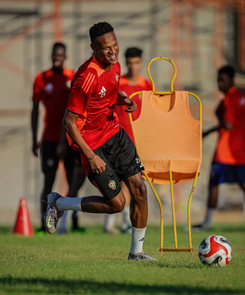 منتخب ليبيا يصل إلى لواندا استعداداً لمواجهة أنجولا في تصفيات كأس العالم 2026