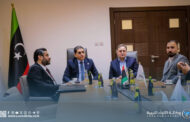 وزير العمل يناقش التحول الرقمي والتعاون مع مؤسسة رؤيا في بنغازي