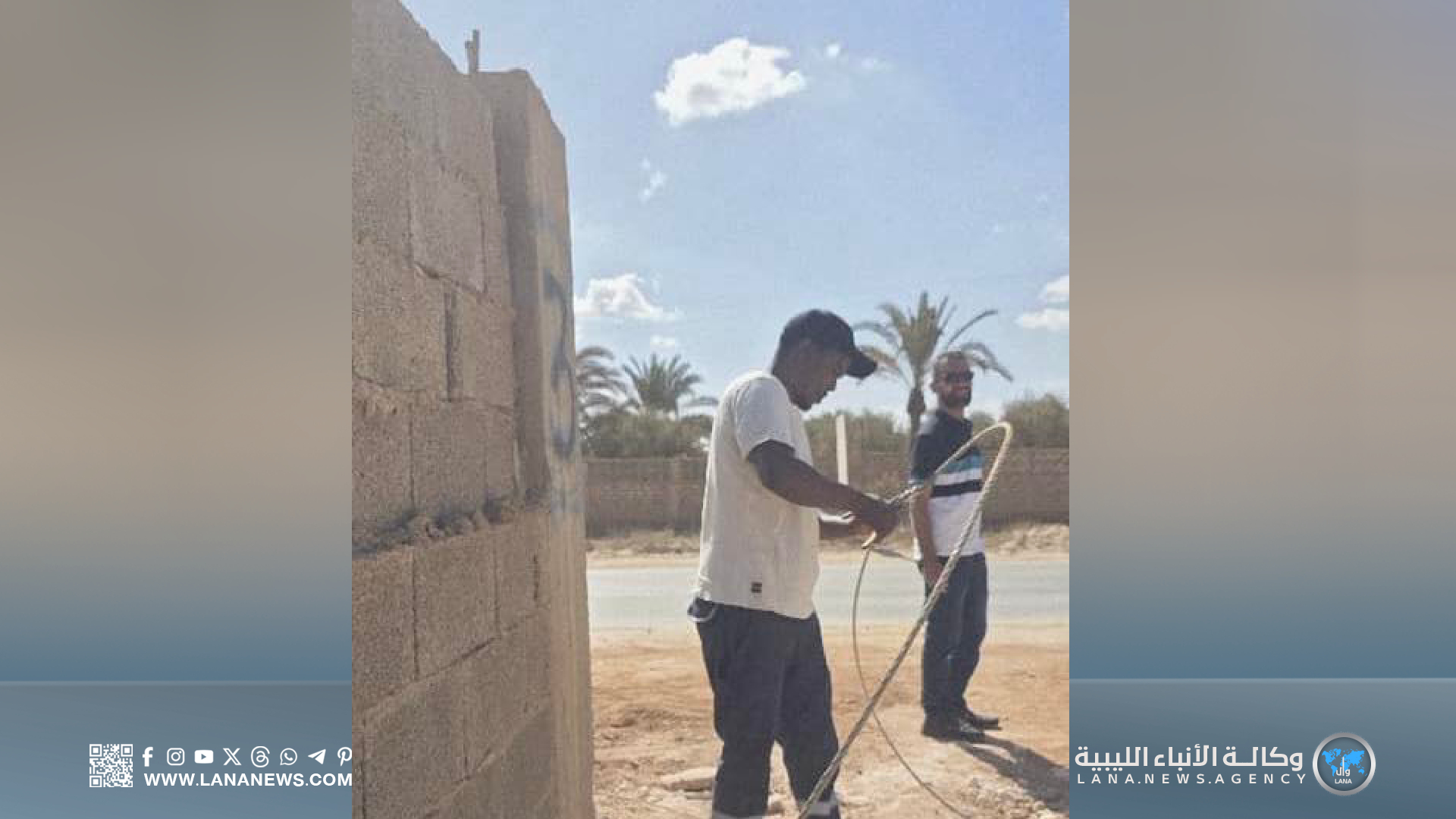 شاحنة مخالفة تُسبب انقطاع التيار الكهربائي في حي المركبات ببنغازي