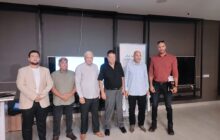 مدرب ليبي يدعو لتعليم الأطفال مهارات السباحة للوقاية من حوادث الغرق