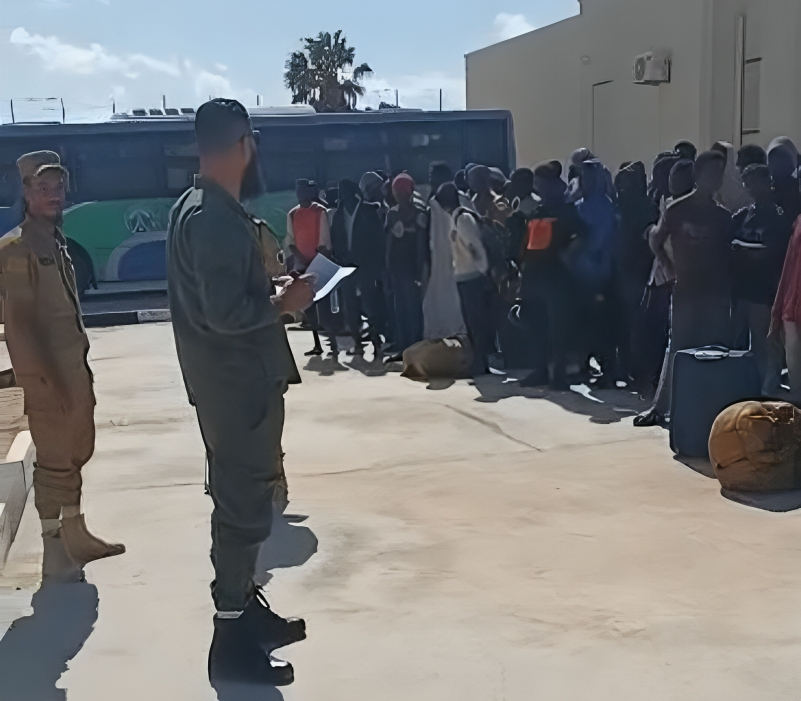 نقل (150) مهاجرًا من بنغازي لمركز إيواء المهاجرين بسبها