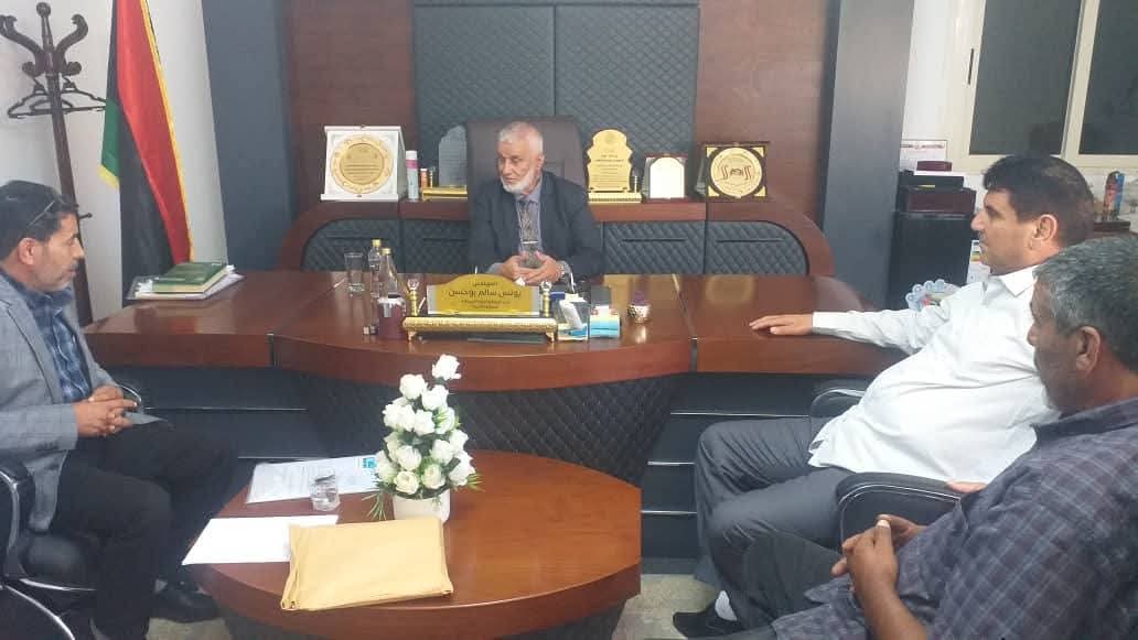 وزير الزراعة يبحث مع منسقي القطاعات بالبلديات آليات دعم المزارعين 